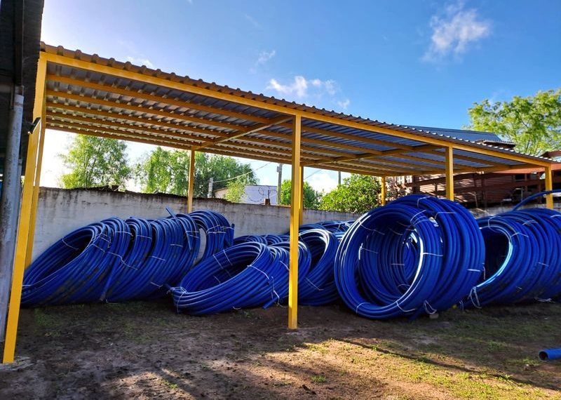 Armado de techo liviano y adecuación de portón de acceso en Almacén OSE Tacuarembó