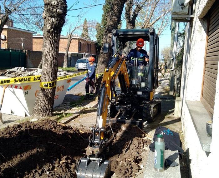Tendido de tubería en PEAD 75mm de diámetro en la localidad de Colonia
